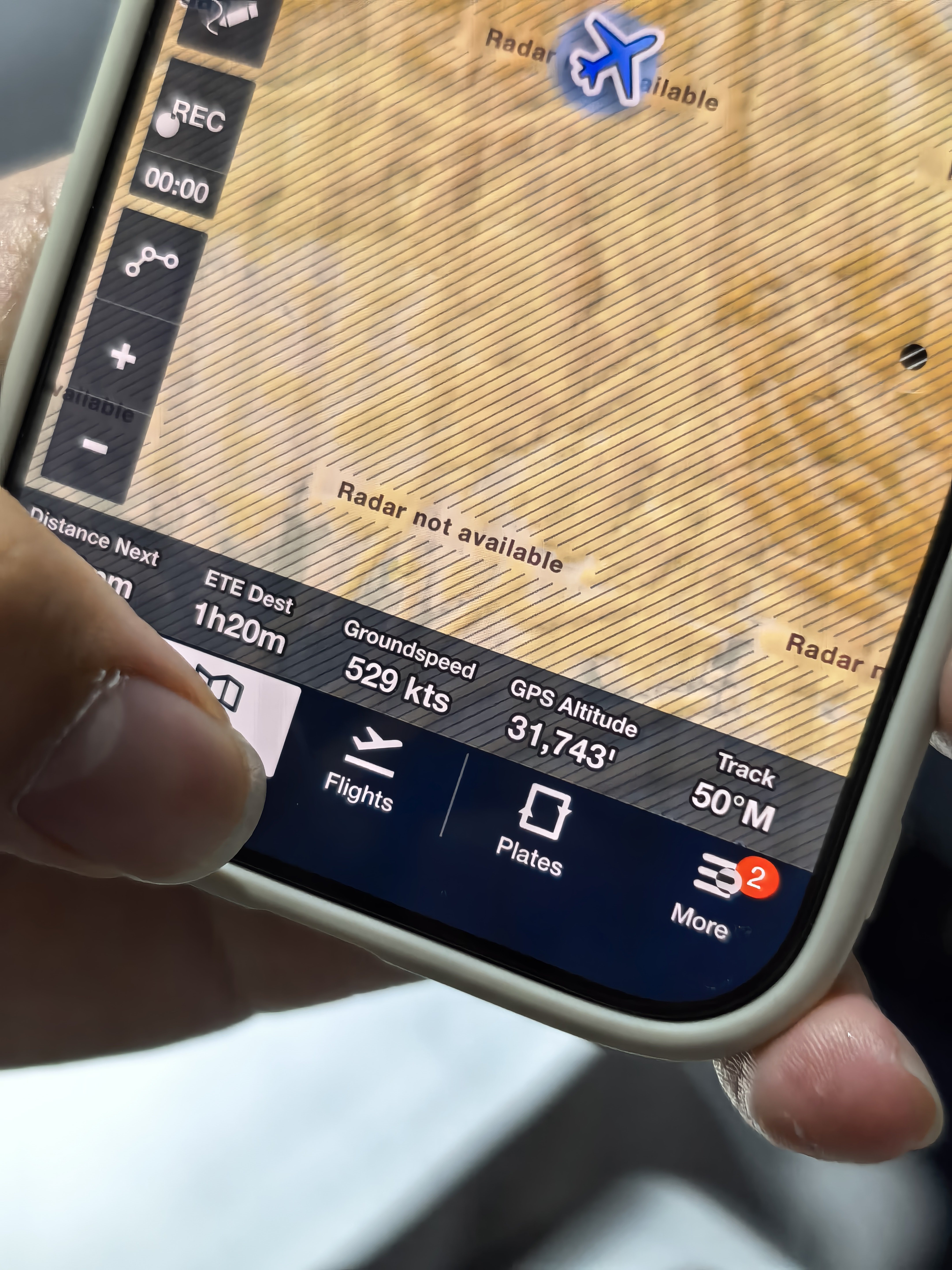 9000米+的高空飞机上突然还有信号，消息都转出来了，这就是华为Mate80R