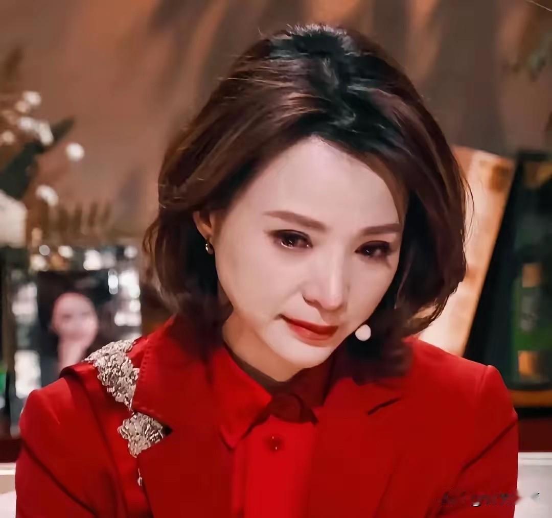 独生女的难处在董卿身上，体现的淋漓尽致。董卿父亲今年已经78岁，高血压