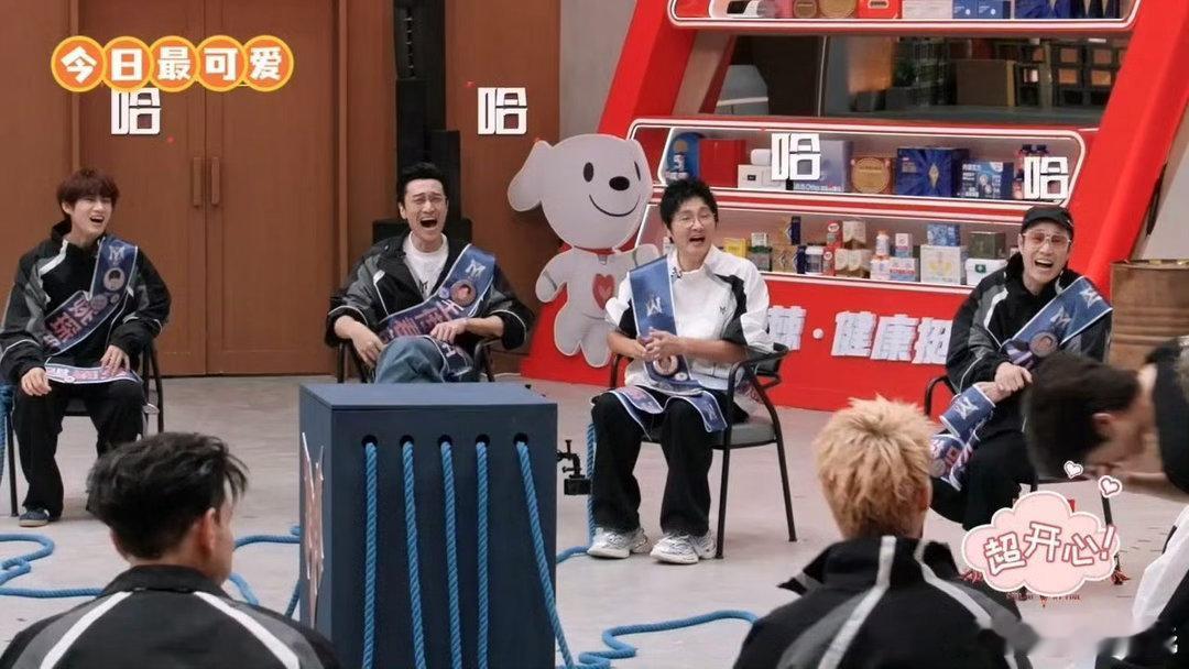 曾辉以为自己是强将哈哈哈哈替这个曾辉捏把小汗了[doge]曾辉个人喜爱值倒数第四哥哥