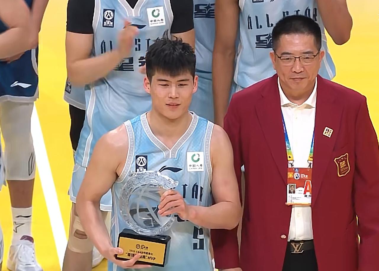 26分6板4助！广东队20岁小将收获全明星MVP，球迷：能力不输胡明轩CBA全