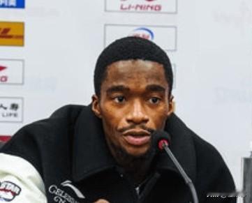 萨姆纳谈徐杰：“徐杰为年轻人树立了好的榜样。”“他非常积极。”“在带