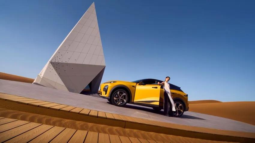 原来14亿国人都彻底低估了华为的智驾!理想的智驾团队：800人小米的智驾团队