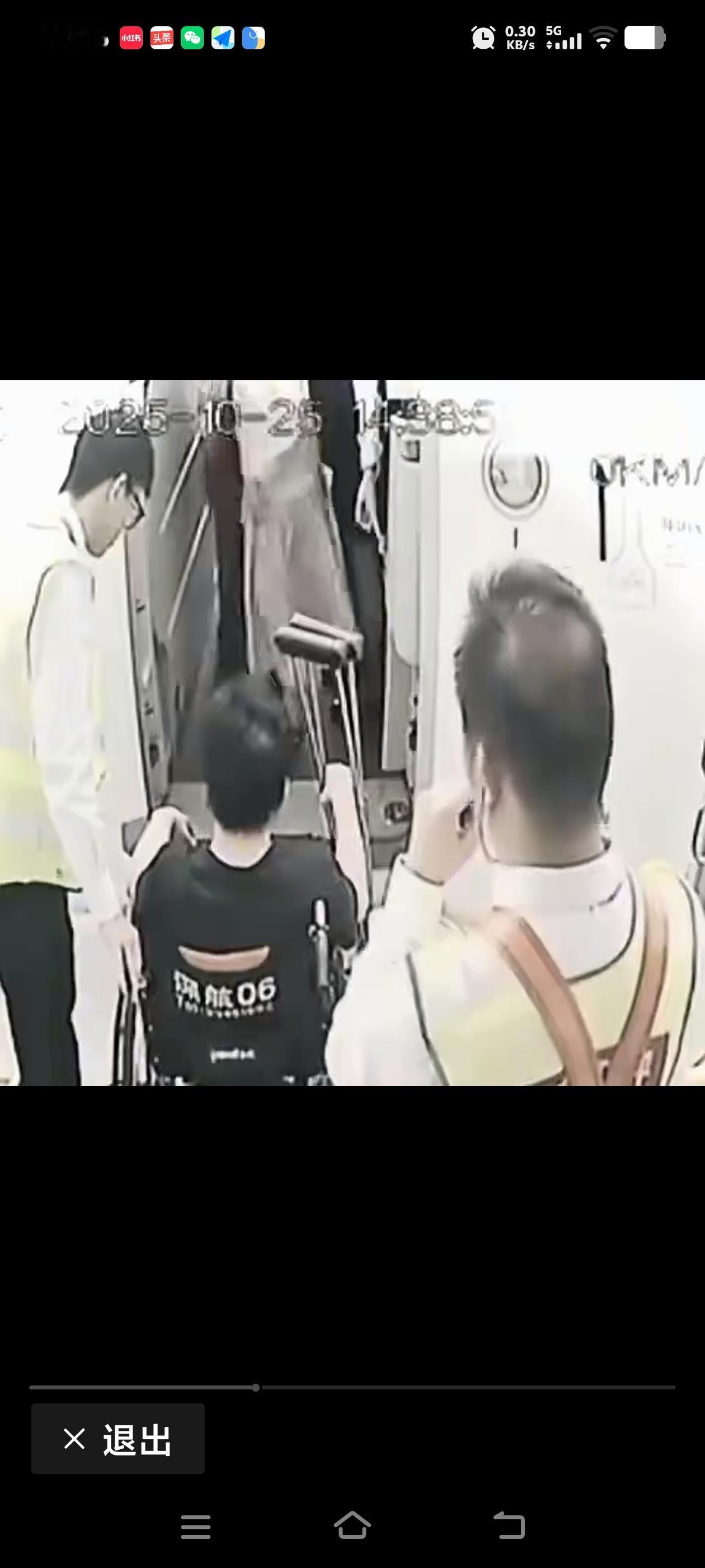 郑智化,台湾歌手,与深圳机场的视频看完了。看完以后,我很是感慨。第一,郑智化