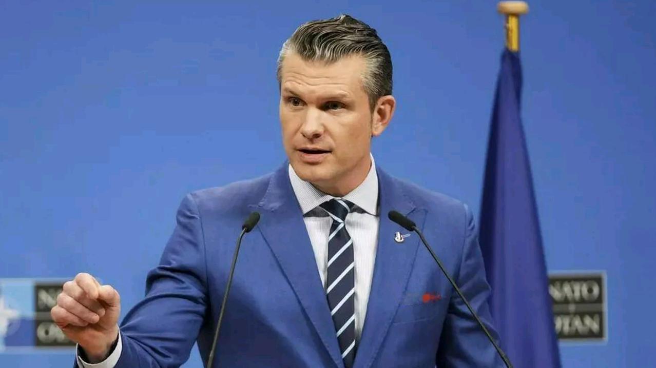 五角大楼最新宣布：未来数日内，第二艘美军航母将加入对伊朗的海上封锁行动。目前中东