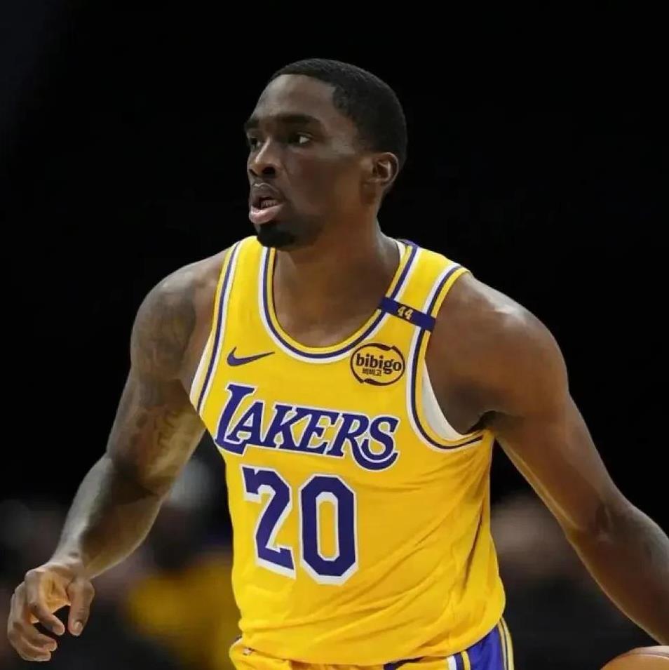 NBA情报局7月19日讯湖人队近期面临一个关于球员合同的微妙时间点。替补