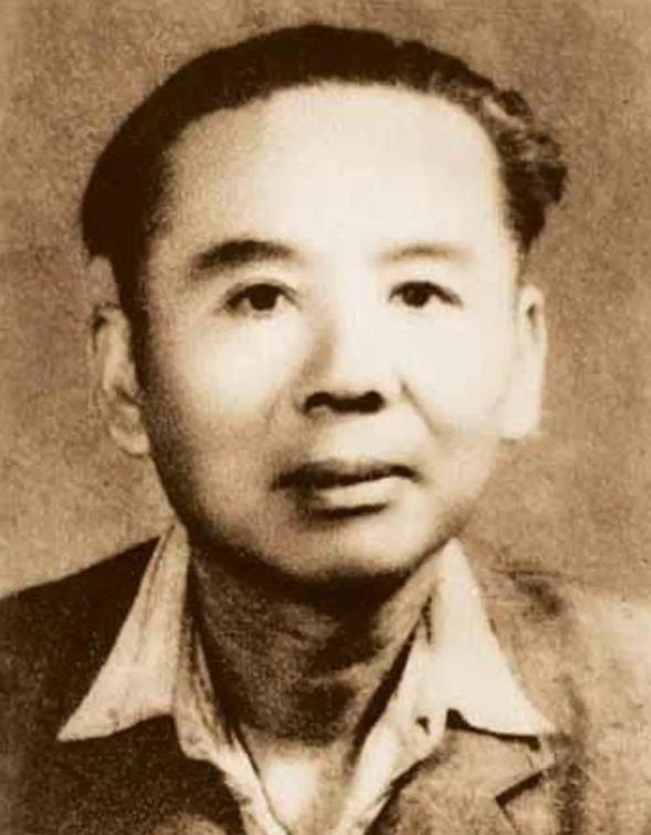 1967年正月初六早上，张恨水在包油条的报纸上看到一则消息，随后脸色苍白，手微微