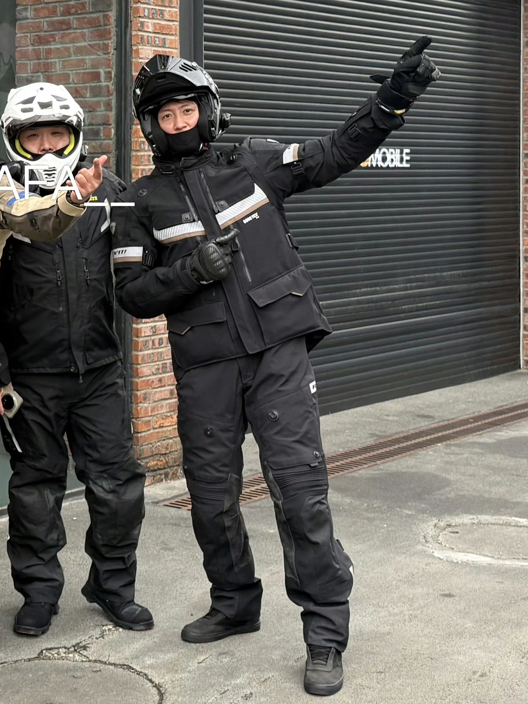 看到🐳这么帅的人穿骑行服也是这熊样，我就释然了，自从我老公去年心血来潮买了台摩