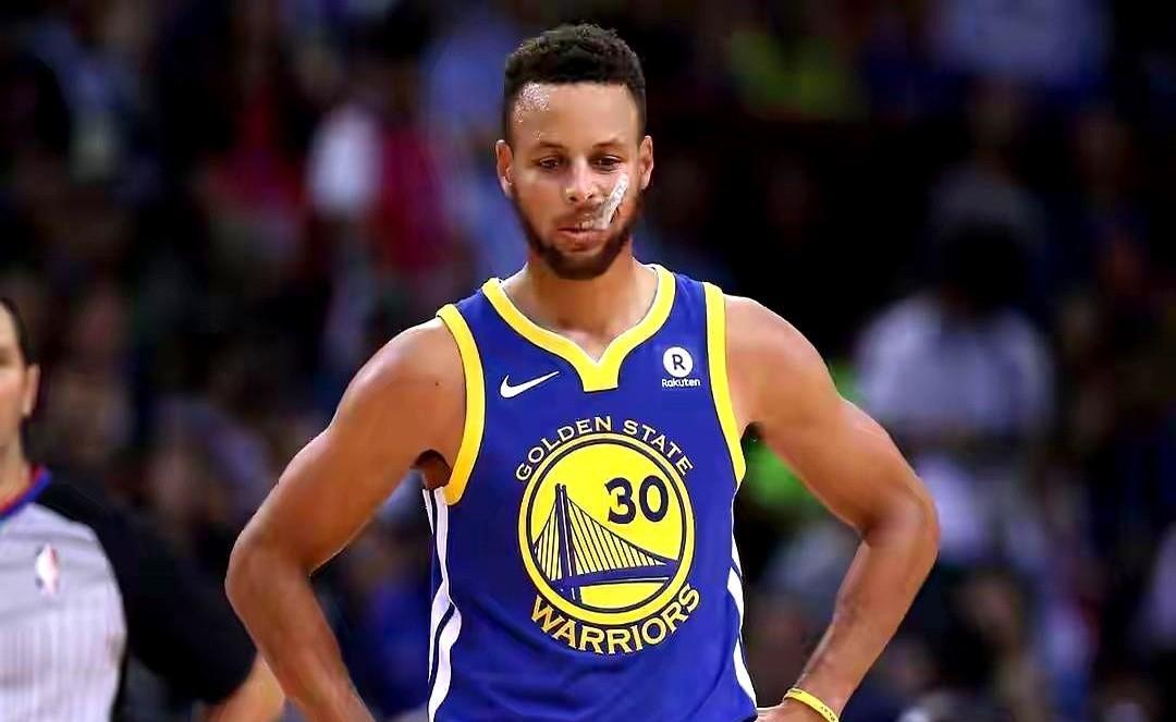 库里全场只拿了7分，当技术统计页面弹出这个数字时，不少球迷揉了揉眼睛以为看错了毕