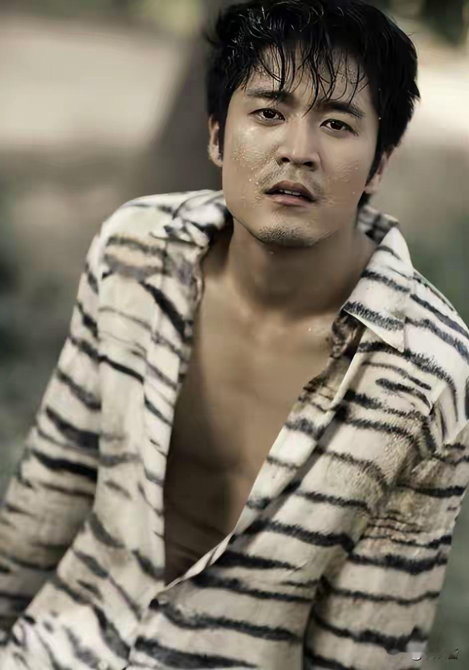 他28岁跳楼身亡，顶楼徘徊3小时的挣扎，全藏在那17字遗言里！谁能想到，那个凭《