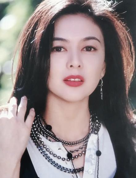 2019年，关之琳在节目上直言：“如果当年刘銮雄没有送我2套房子，我或许已经是刘