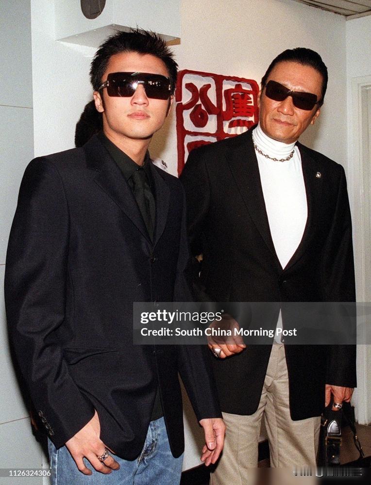 别老说现在的谢霆锋有多通透，你得看看22岁的他，有多狂。凌晨，中环，价值24