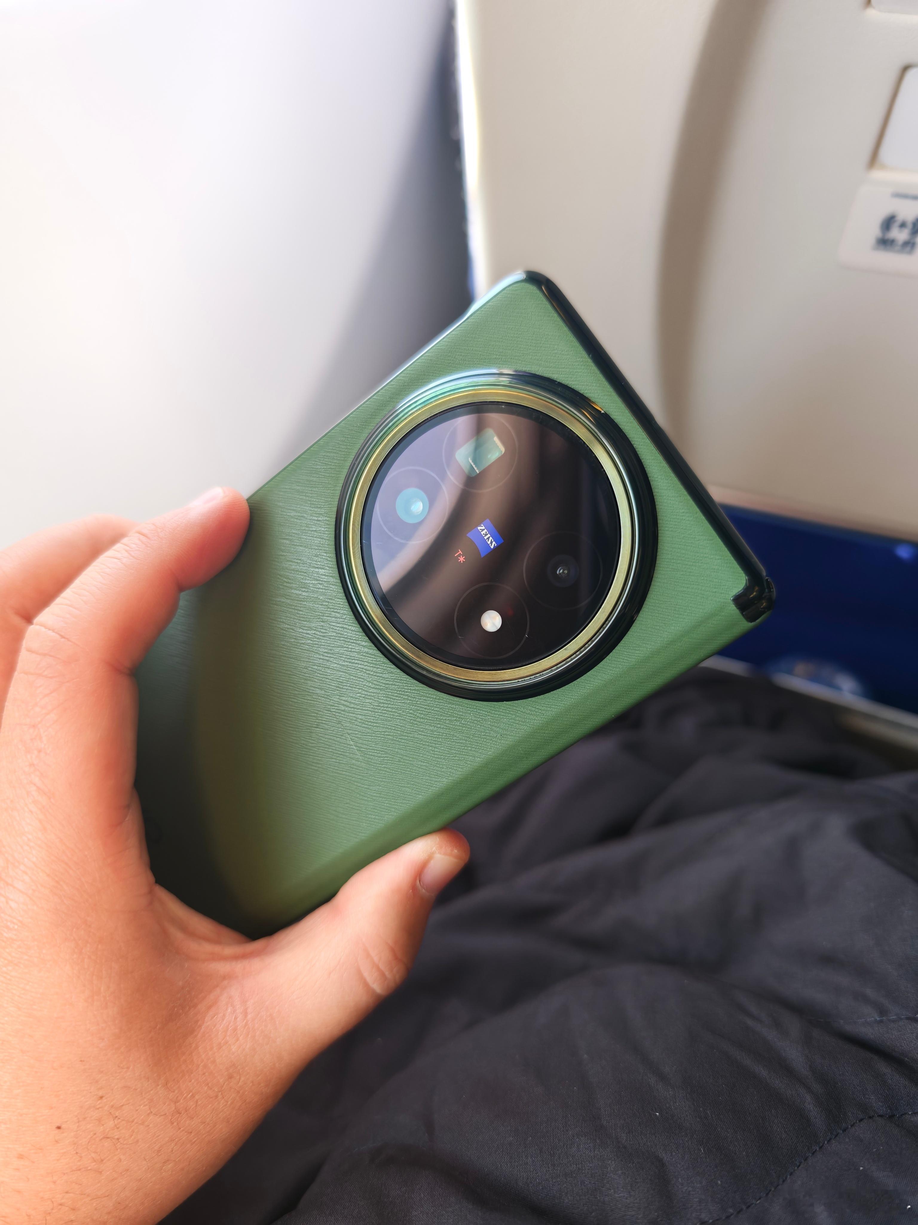 iPhoneFold来了国产机怕了吗什么毛病？为什么会怕？苹果折叠屏能抢到国产