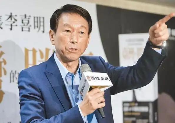 台湾省“前参谋总长”李喜明在台湾的一档节目中曾发出警告：不要以为中国人民解放军不
