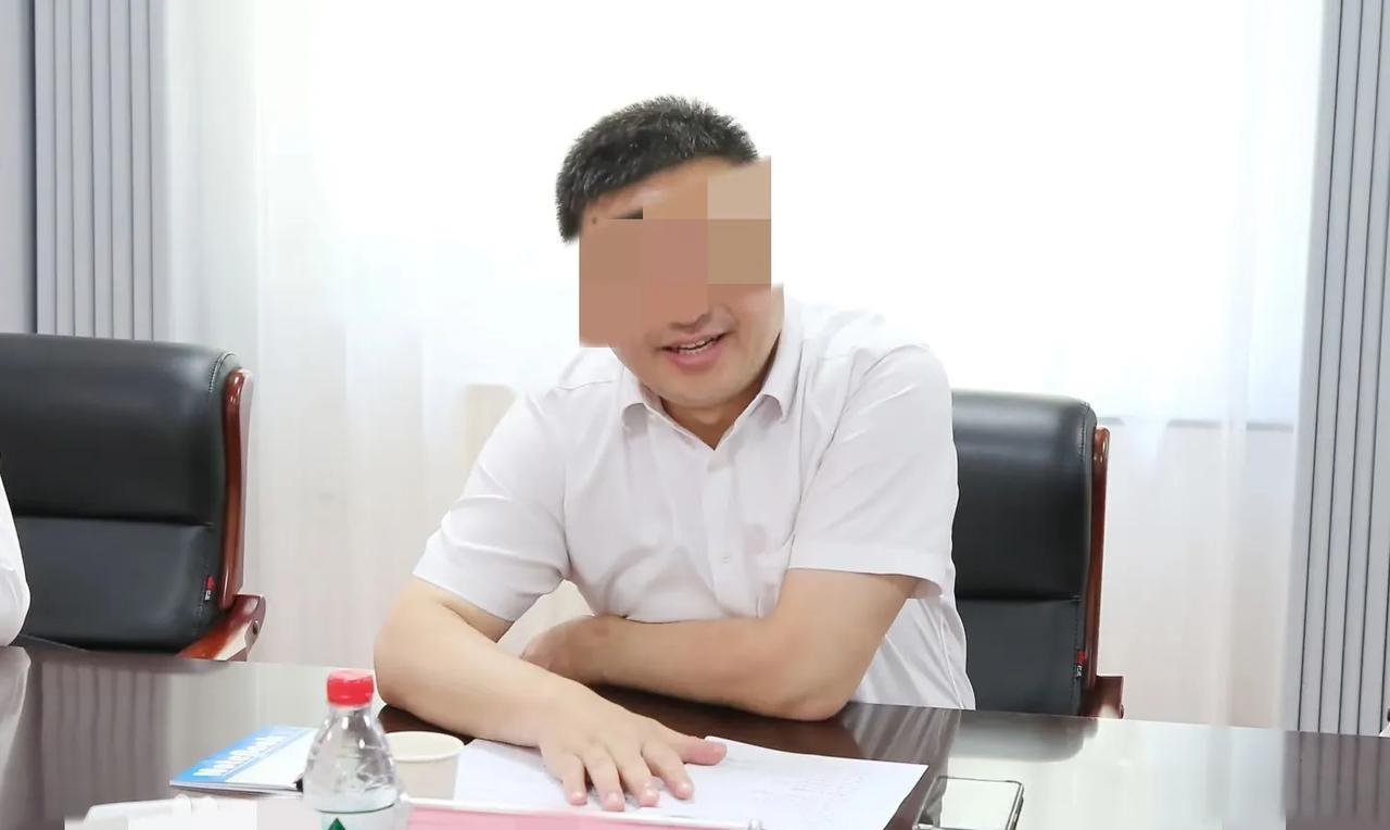 武大的事还在发酵，这一次杨某媛真是捅了马蜂窝了，甚至有网友要倒查经管学院5年内所