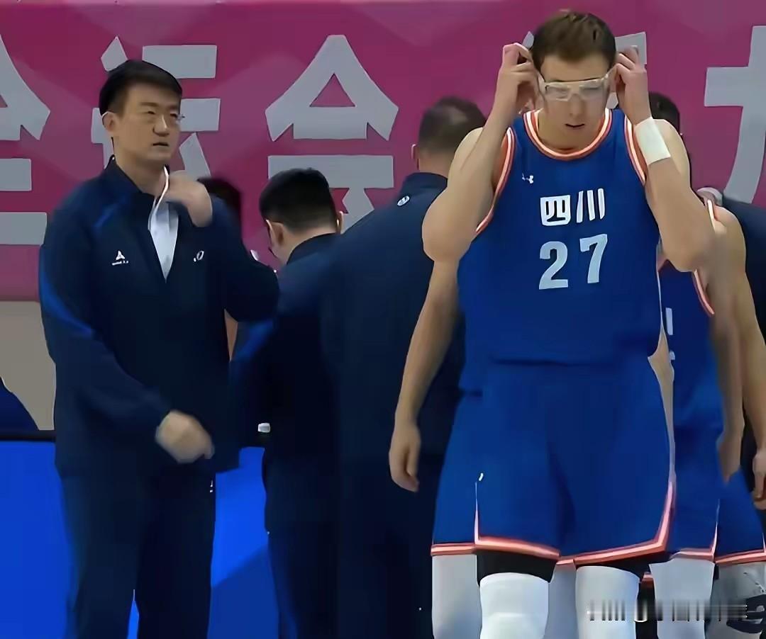 得周琦者得天下！场均24分13篮板四项数据冠绝联盟全运会的周琦到底有多强？请