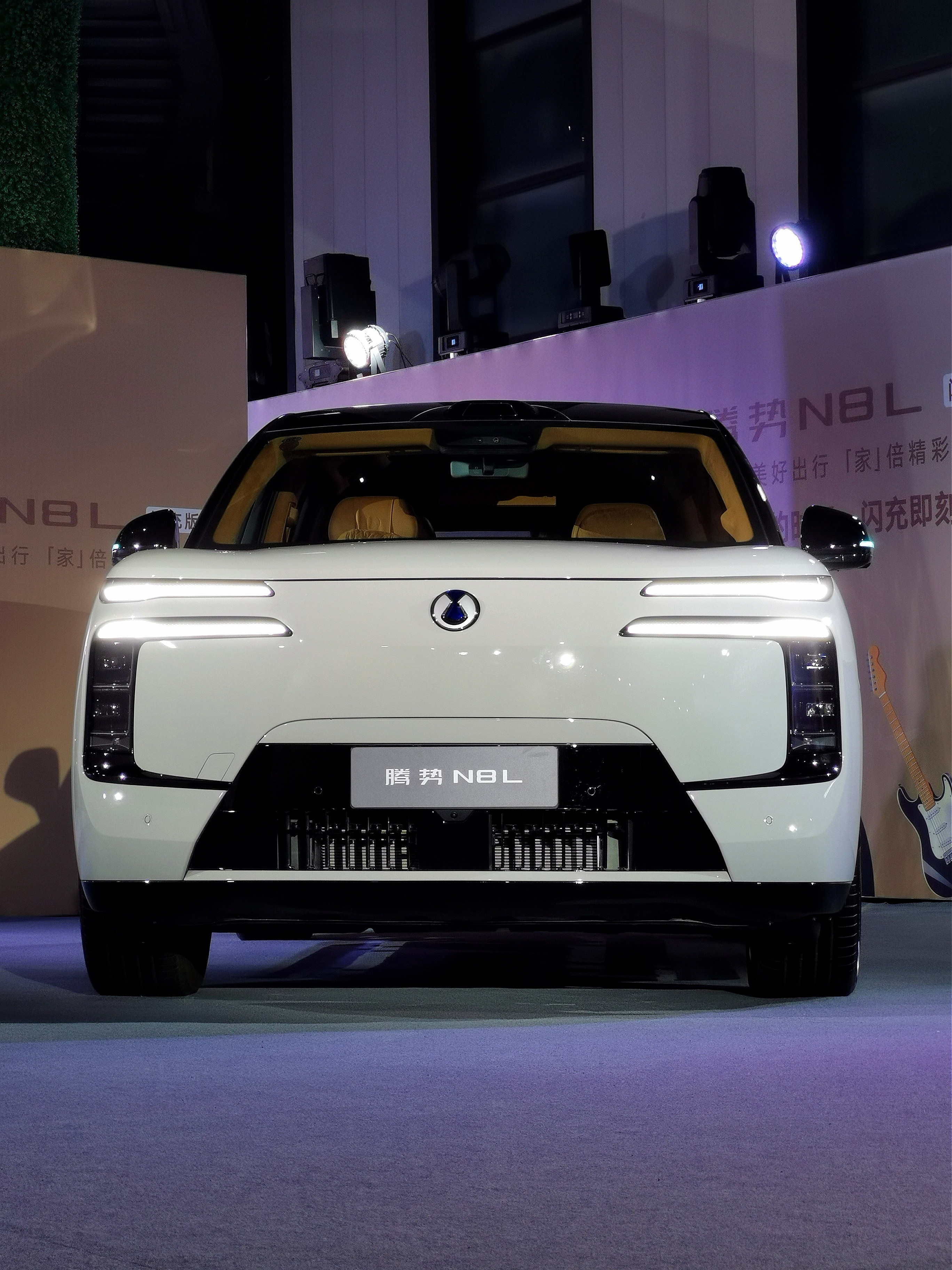 这个价格买N8L，到底图什么？N8L今晚价格公布了，依旧是两款车型尊荣型和旗舰
