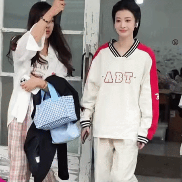 张淼怡线下态度被审判女明星天天被审判，之前卢昱晓不敢笑王楚然不敢不笑，请归还女