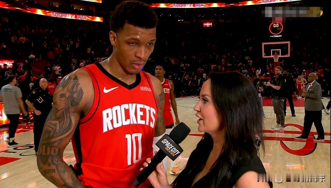 火箭大将小史密斯终于活过来了！在今天火箭主场以119：113力克公牛的比赛中，小