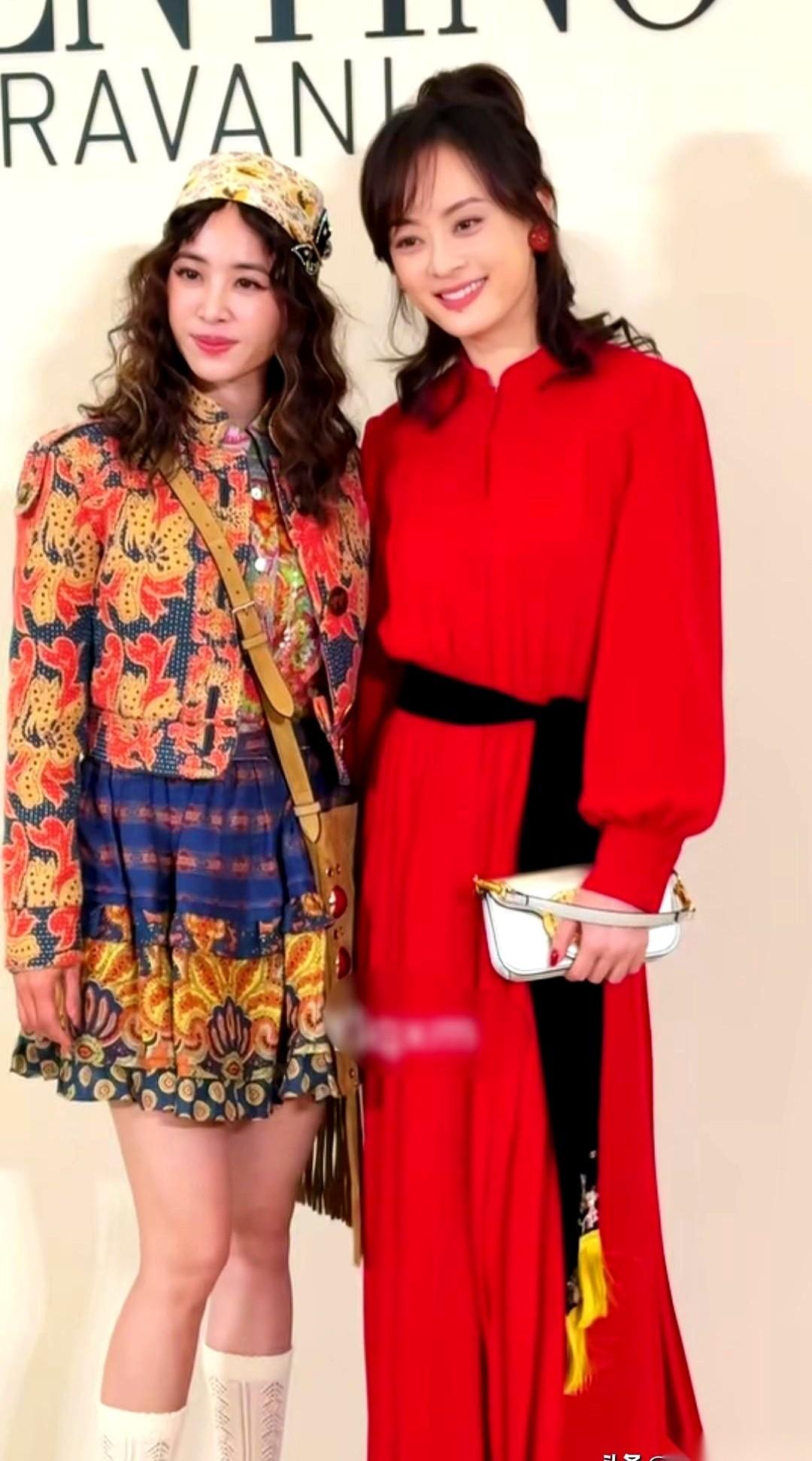 孙俪和蔡依林那张合照，真不是一个“绝”字能说清的。一边，是顶配的时尚资源穿在身