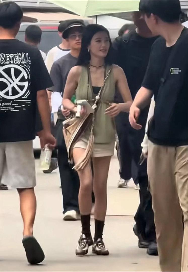 卢昱晓这身材是不是有点太虐了​​​