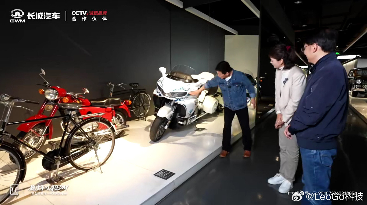 四色齐发，以东方之名，重塑豪华边界！全新坦克700预售发布会即将开启。麒麟昂首，