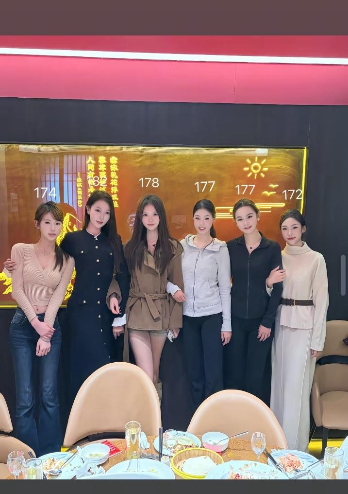 大高个子门前站，不会干活也好看。这一看就知道是山东美女。