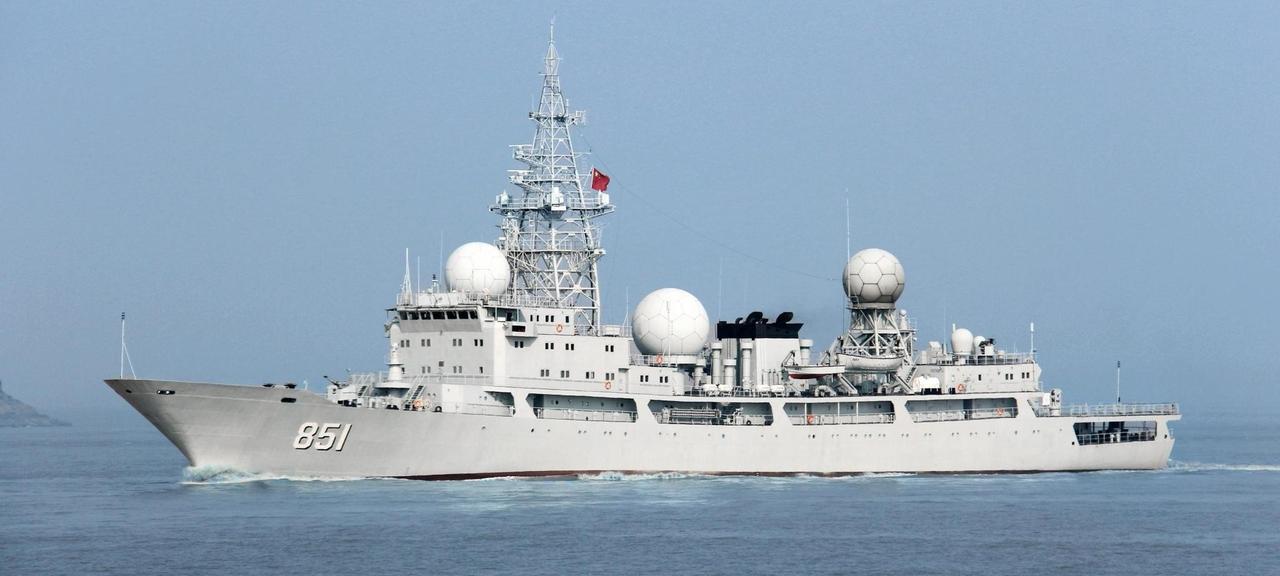 中国815电子侦察船，为什么各国不能攻击它，更准确说是不敢攻击它，这船看起来没什