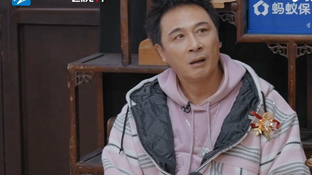 吴镇宇我真没时间陪你们闹了无限超越班人物关系错综复杂，学员各演各的，吴镇宇疯狂