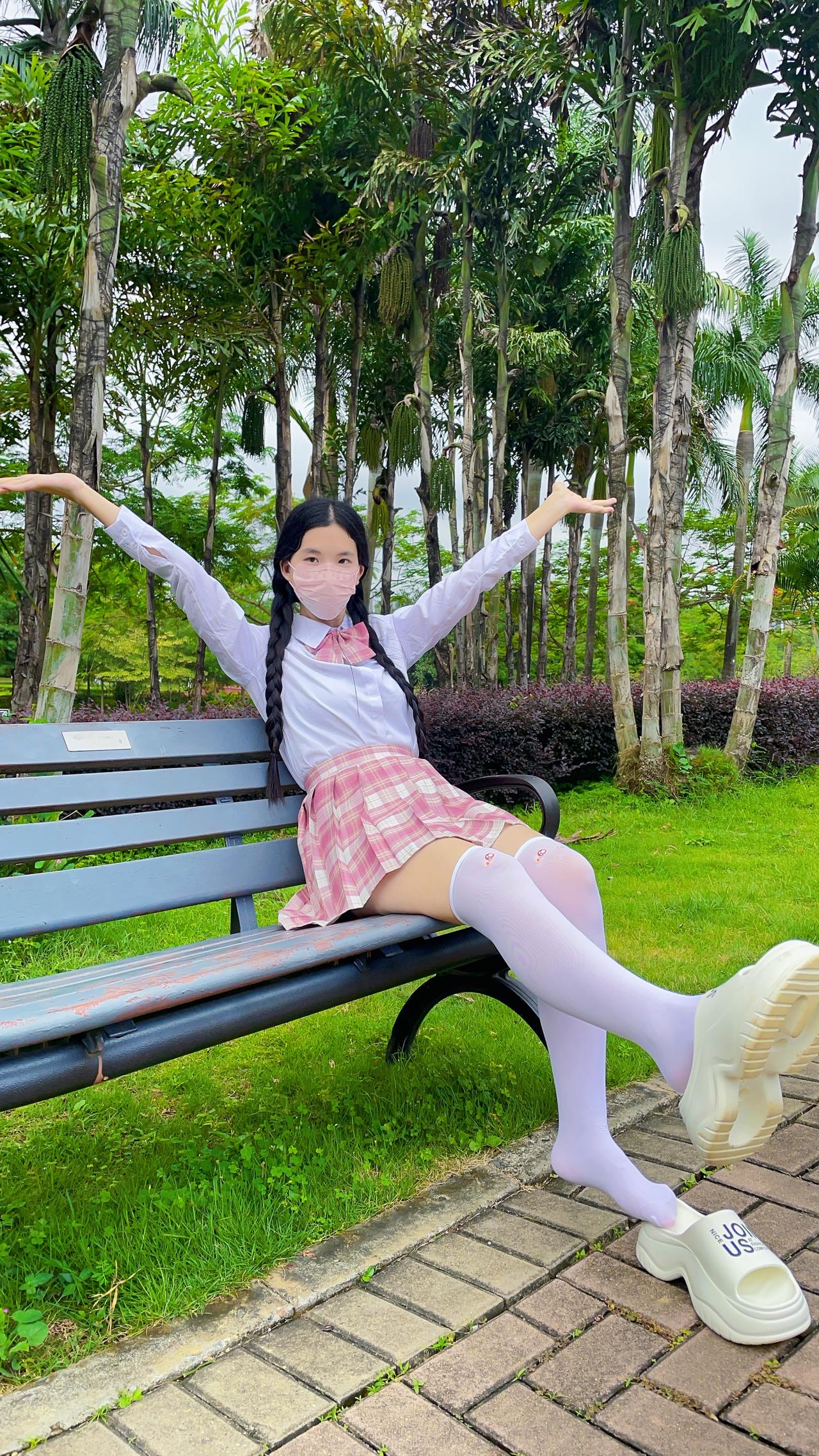 你喜欢穿什么长度的袜子过膝袜