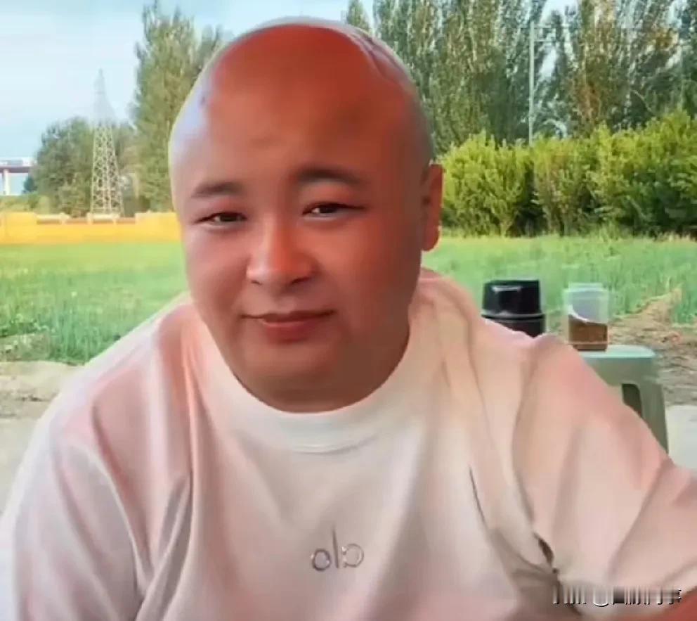 老狗承认与老婆白雨离婚就是剧本，并且怒诉阿厦等有些网红模仿自己离婚剧本，以及大舞