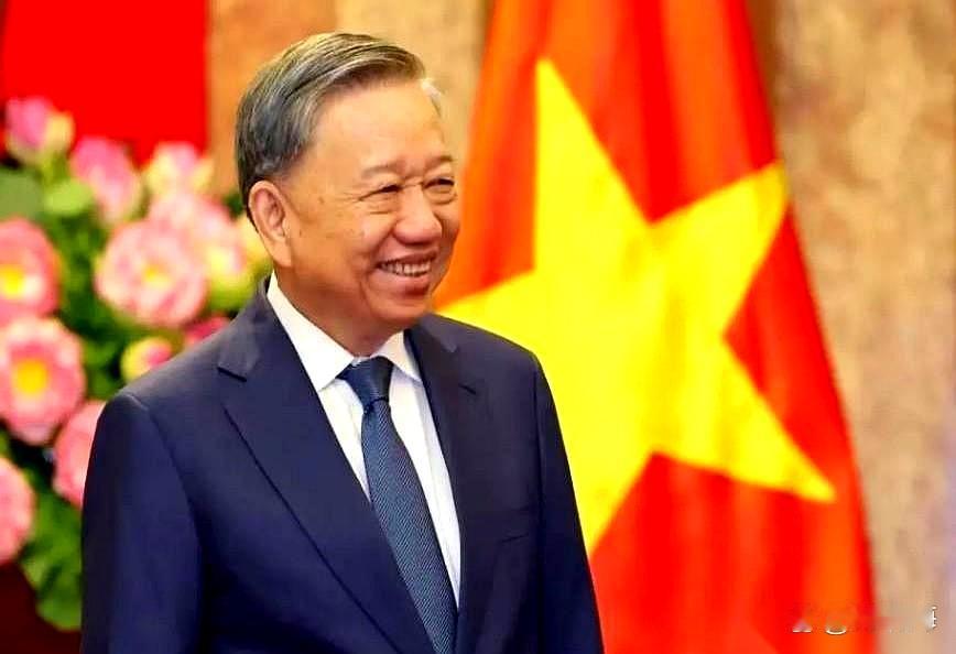 8月24日，越南国会大厅的记分牌上出现了一个罕见的画面：390票全票通过。越南