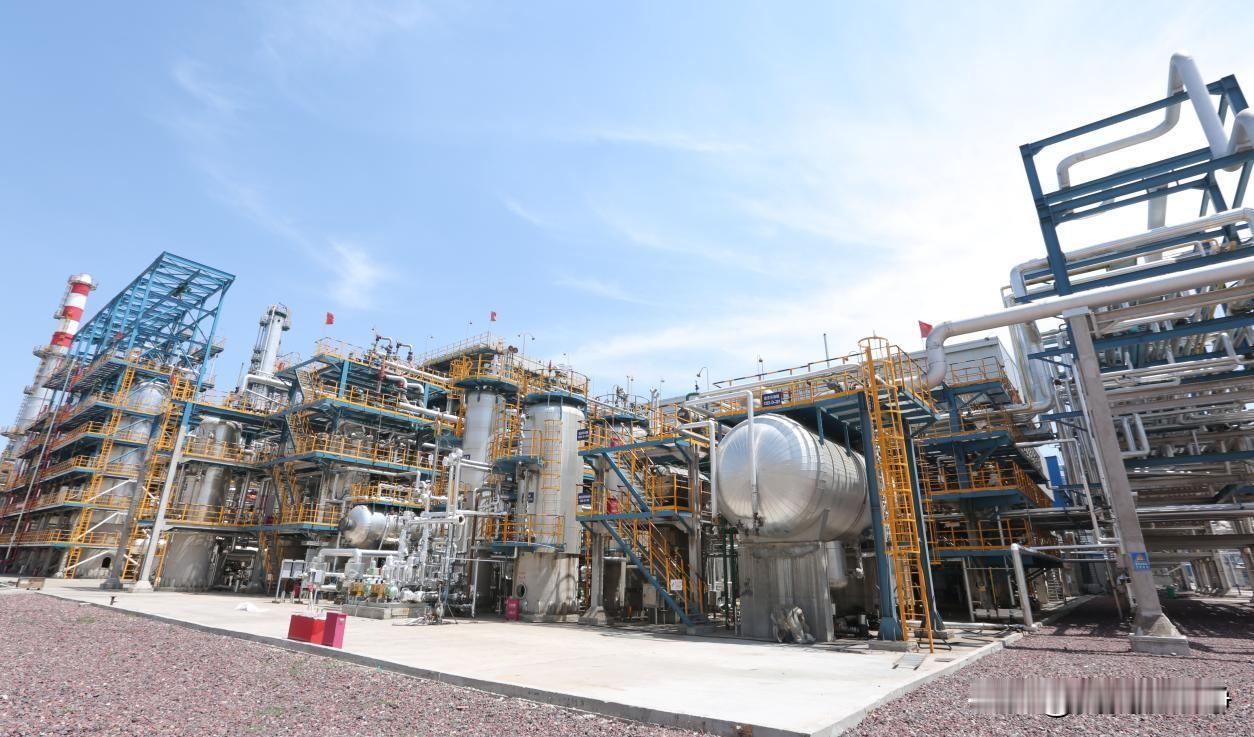 全球油价高涨，对咱们国家的经济当然是有一定影响的但是也不全都是不利的一面，也有