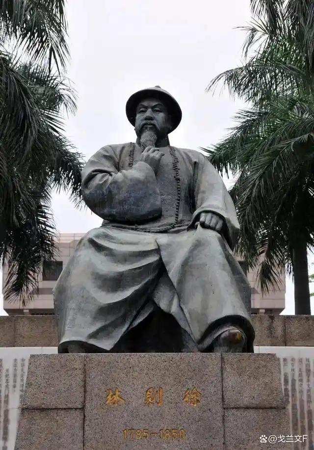 林则徐被贬到新疆时，伊犁将军不仅没有怠慢他，反而还热情地送野猪肉。一个刚被道