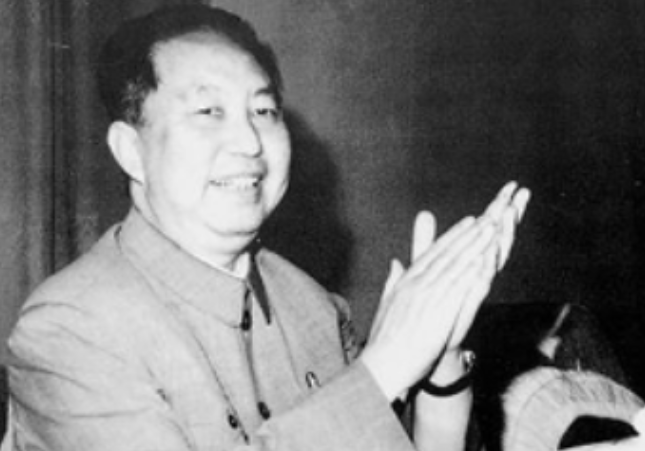 毛主席曾评价华国锋，说他是自己见过的最老实的人。然而，出人意料的是，这位老实人在