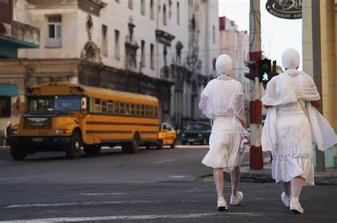 绝大多数中国人可能不知道或忘了，古巴在上世纪70、80年代没收了几乎所有华人、华