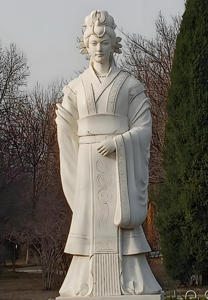 为何吕后活着谁都不敢乱动?你以为大家不动她，是因为她是太后？要是这么想，那就真