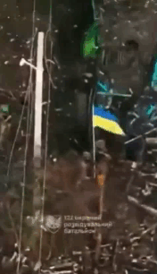 被围困在多布罗皮利亚的一部分俄军终于扛不住了，选择向乌军投降。乌军在围困已久的库