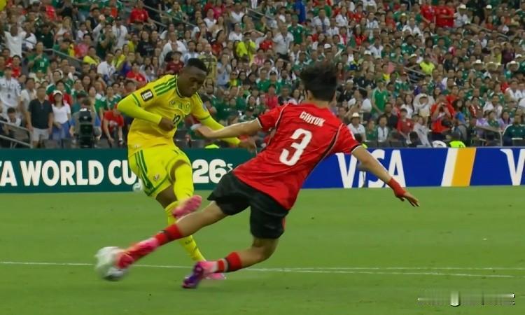 韩国0-1南非的几宗罪！ 1.这场韩国在没有提前出线的情况下，他们居然更换