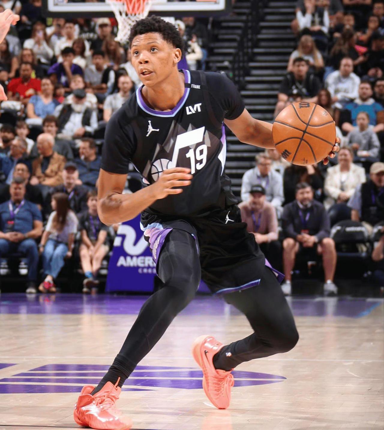 76人126-116爵士，贝利和埃奇库姆谁更出色？数据不会说谎76人VS爵士；