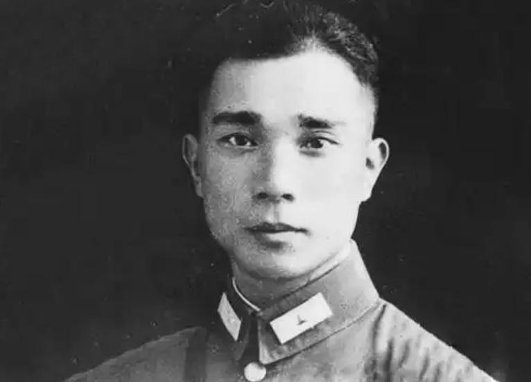 李默庵回忆与关麟征、刘戡一起抗战中李默庵、关麟征和刘戡，三人起点完全同