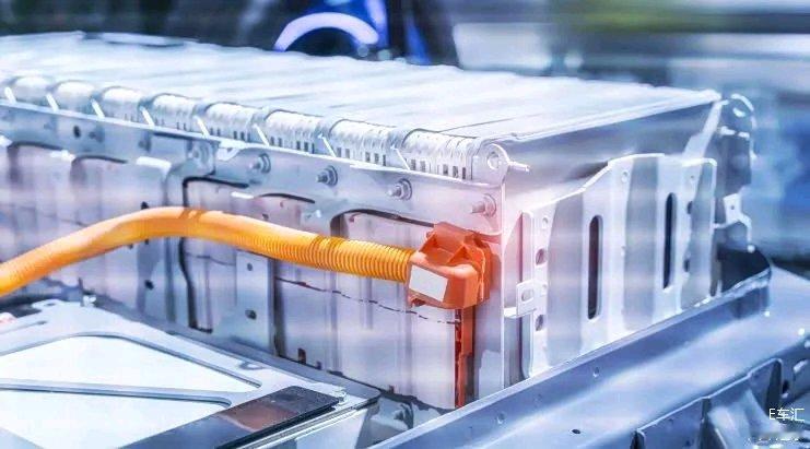 国产固态电池太牛了！长安汽车宣布预计明年实现固态电池装车性能验证，2027年逐步