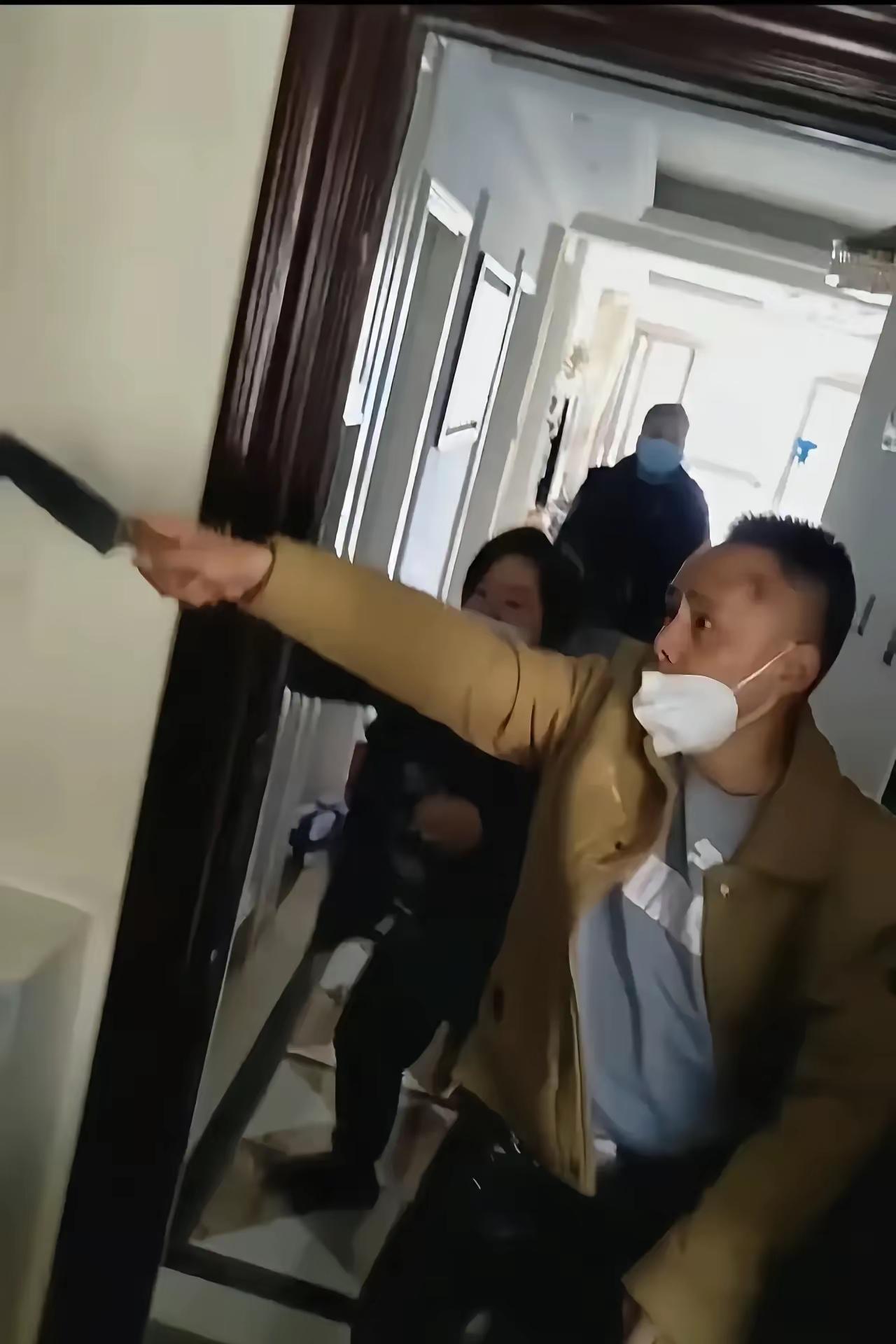 许敏和老熊在瓷都的官司打完了，许敏一家子并没有说什么，小熊自己透露，许敏与老熊在