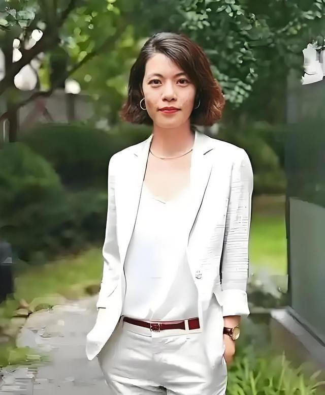 复旦大学教授陈果说：“无论我们活了多久，是70岁，还是80岁，或是90岁，