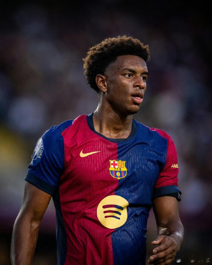 曼联、国米争抢巴尔德，巴萨10亿解约金锁死非卖品据《世界体育报》消息，曼联与国际