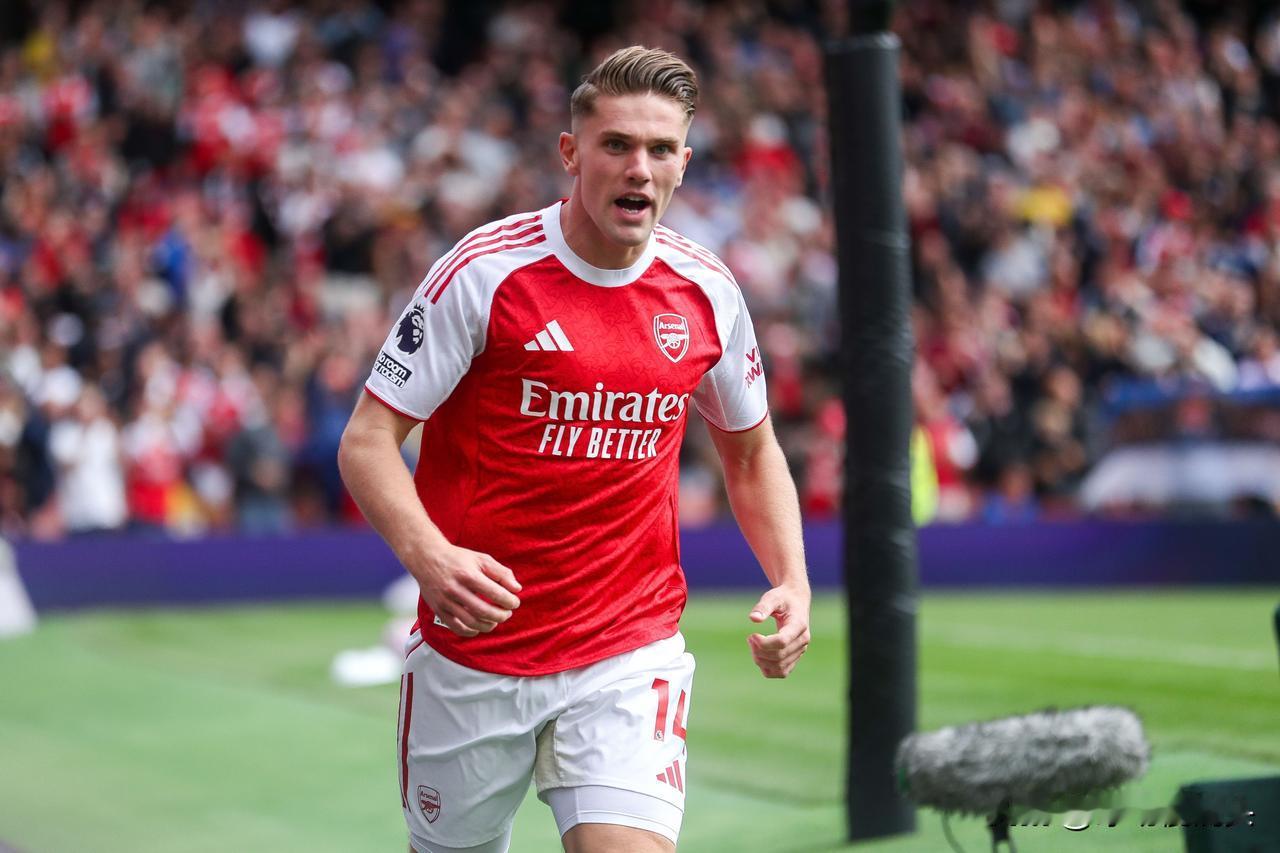 约克雷斯确实是高级货！加盟阿森纳首个赛季，就取得6粒进球，可惜，球队对他的支