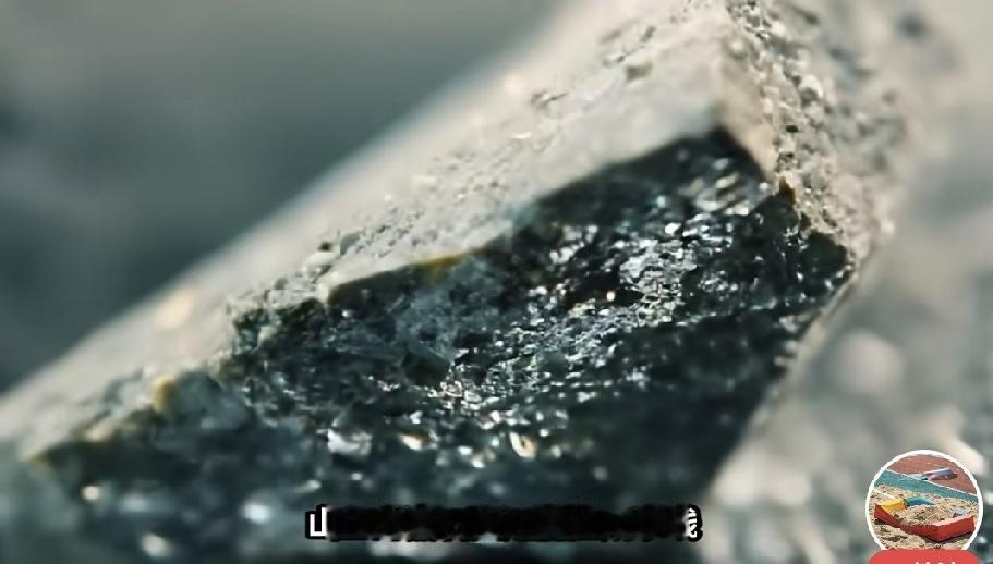 石头拉成丝刚刚看到一个视频，说的是湖北一家叫汇尔杰的企业把石头拉成丝的事情，
