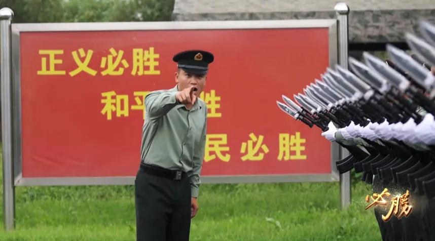 央视播出的胜利日阅兵专题片《必胜》披露了一个引人注目的细节：
