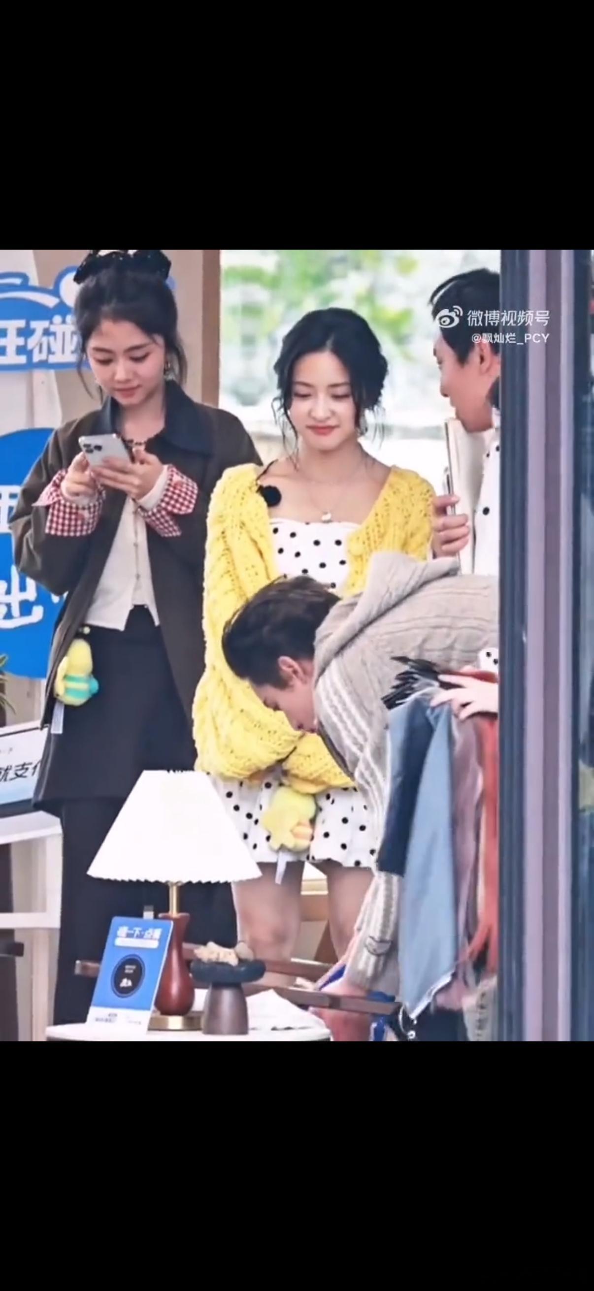 谭松韵温馨治愈×紧张刺激双buff，谭松韵这趟客栈之旅也太特别了✨谭松韵上的是