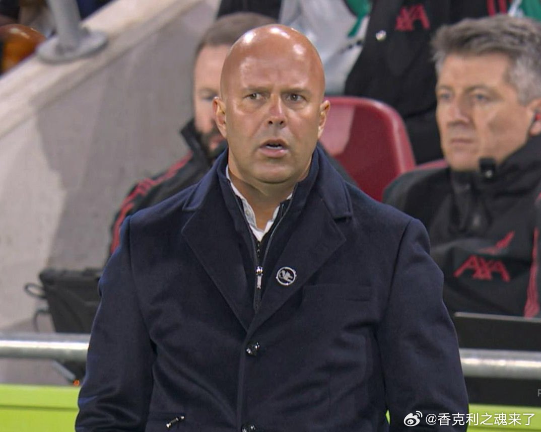 乔伊斯透露休斯与斯洛特于本周四举行了会谈。在周三输给埃因霍温后，安菲尔德主场剩余