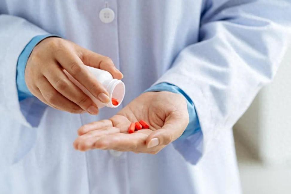 医生研究发现：一旦吃上降脂药，5件事就不要做了，别害了自己！李先生已经50岁